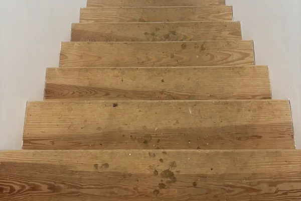 exterior-painting-services-in-winchester-stairs-prep-work